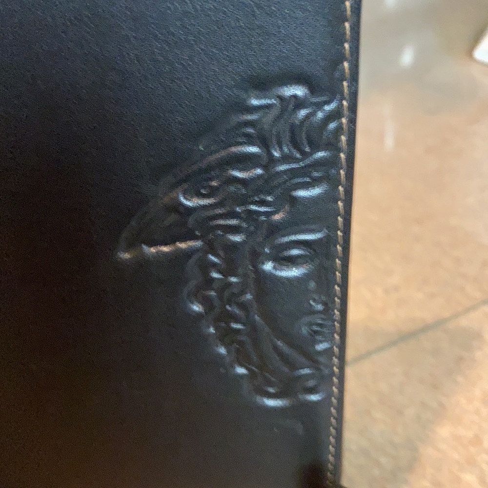 Gianni Versace Medusa Bi-Fold Wallet - Picture 2 of 9